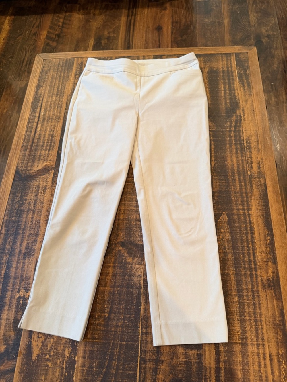 Chico's Cropped Ankle Straight-Leg Pants in Light Taupe
